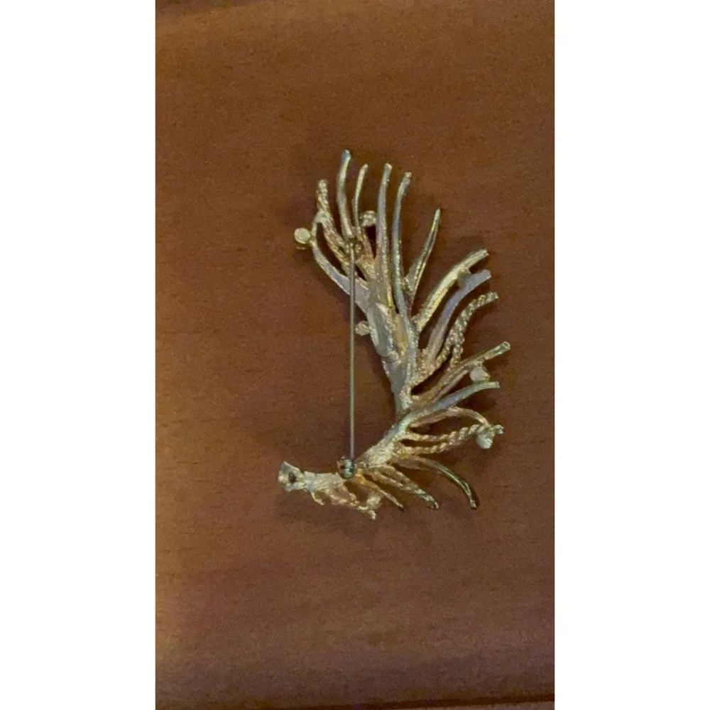 Vintage Unique Gold Tone Plume Spray Brooch Pin Mid Century Costume Jewelry